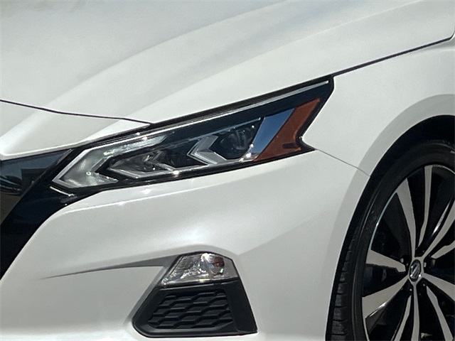 2020 Nissan Altima 2.5 SR photo 2