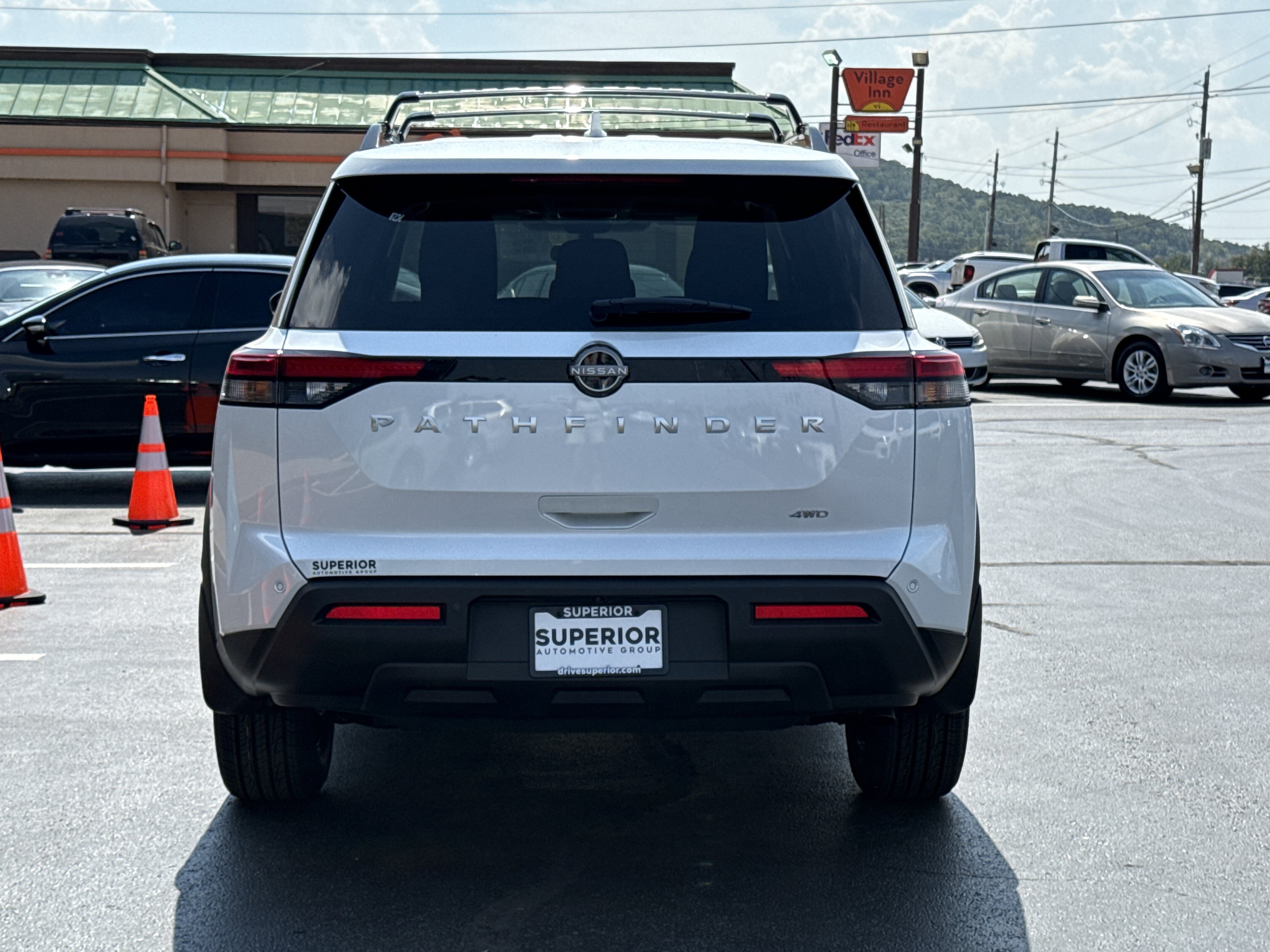 2025 Nissan Pathfinder SV photo 2