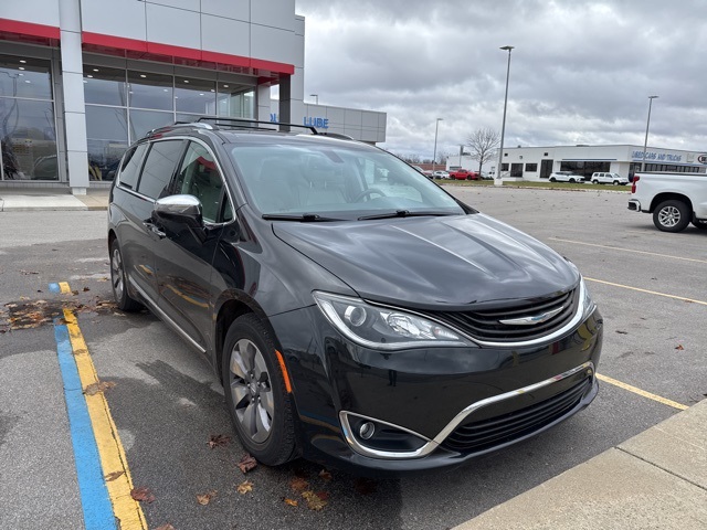 2019 Chrysler Pacifica Hybrid Limited photo 2