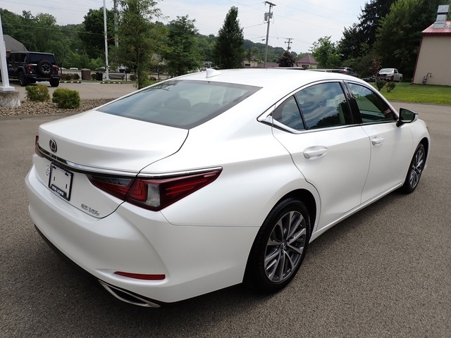2022 Lexus ES 350 photo 6