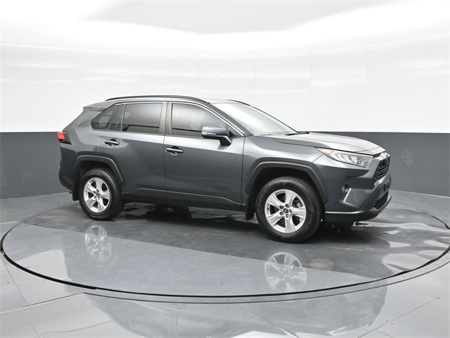 2021 Toyota RAV4 XLE photo 6