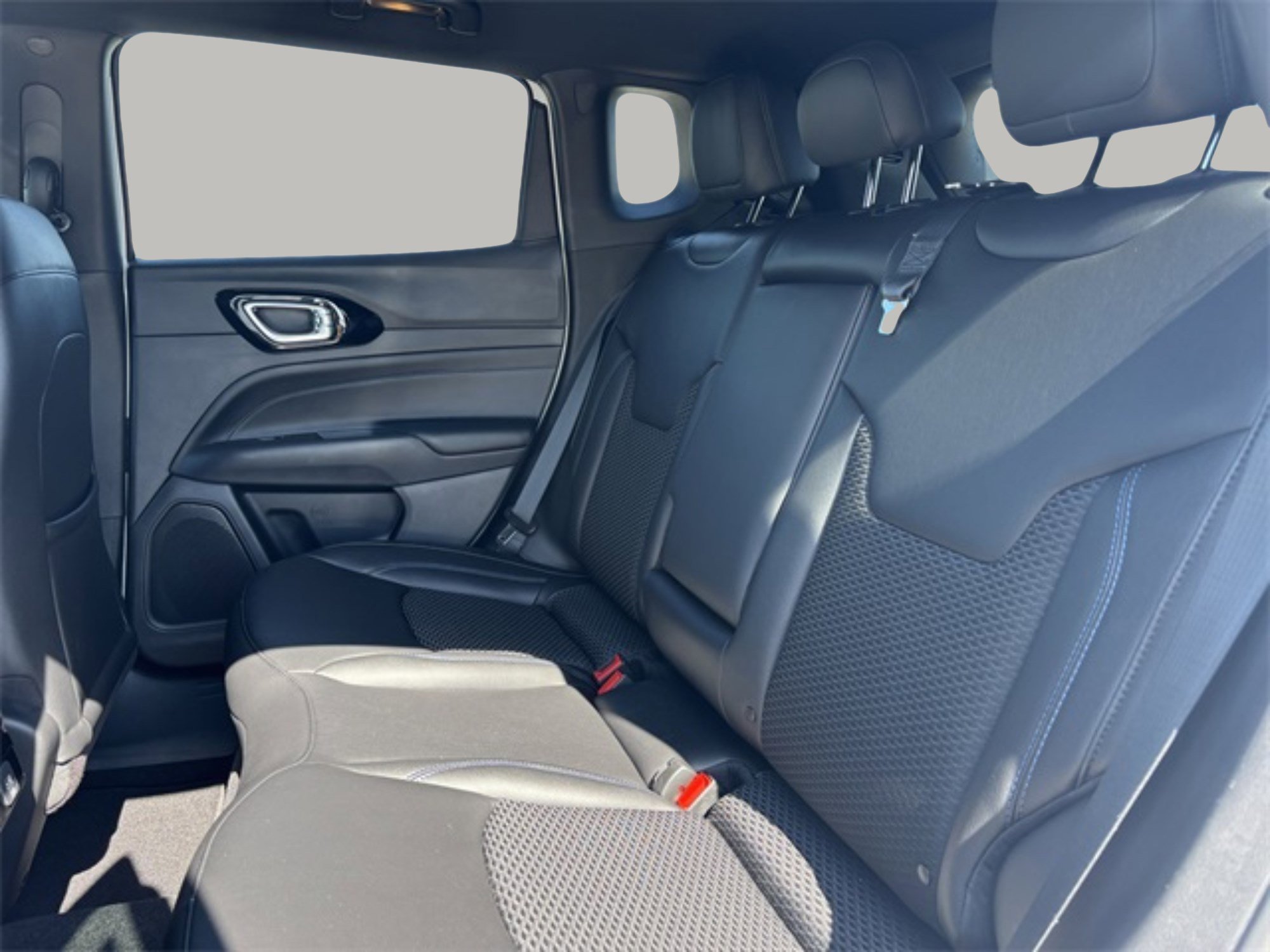 2026 Jeep Compass Latitude Altitude photo 23