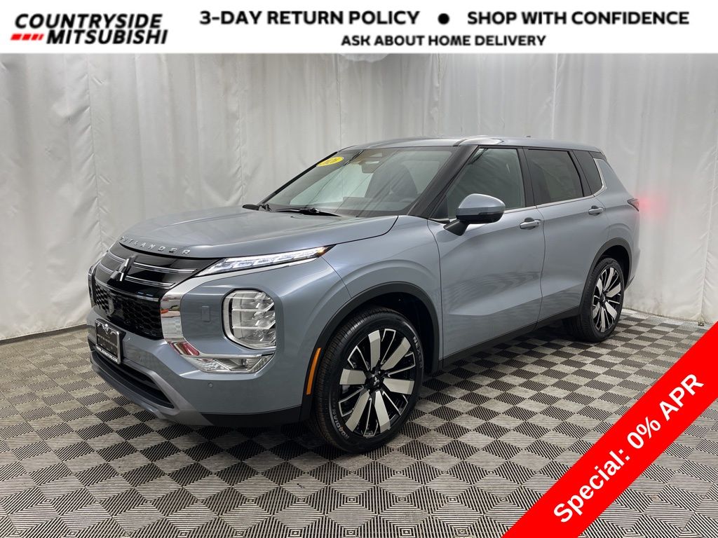 2026 Mitsubishi Outlander SE's photo