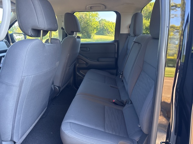 2022 Nissan Frontier S photo 12