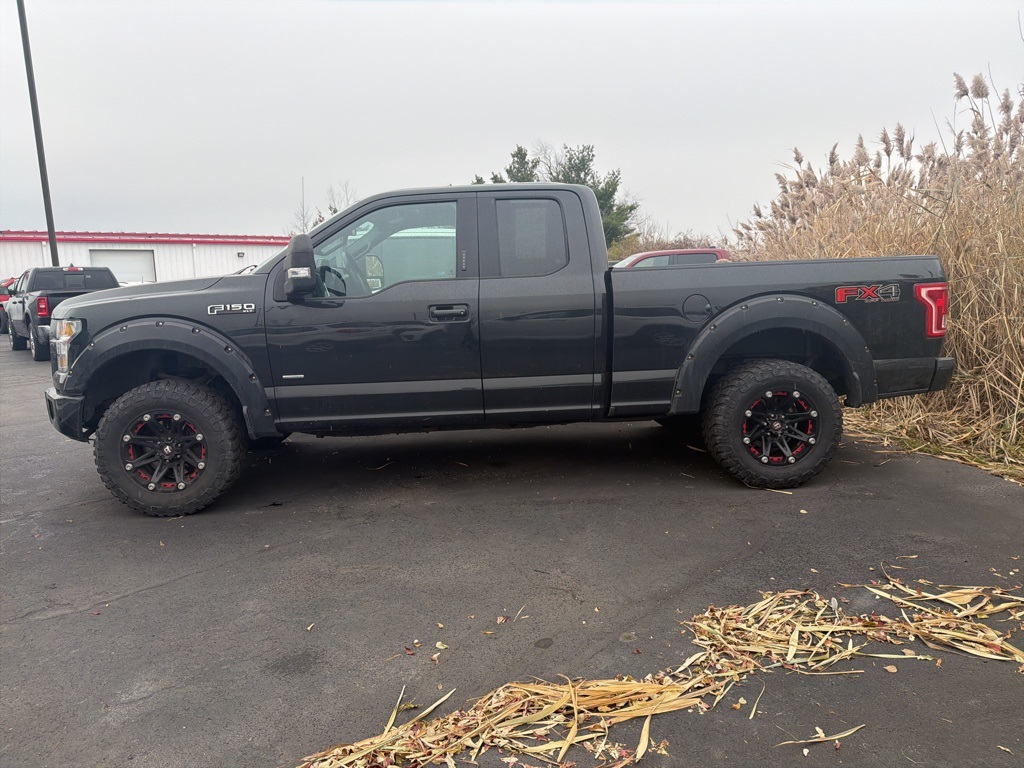 2015 Ford F-150 XLT photo 4