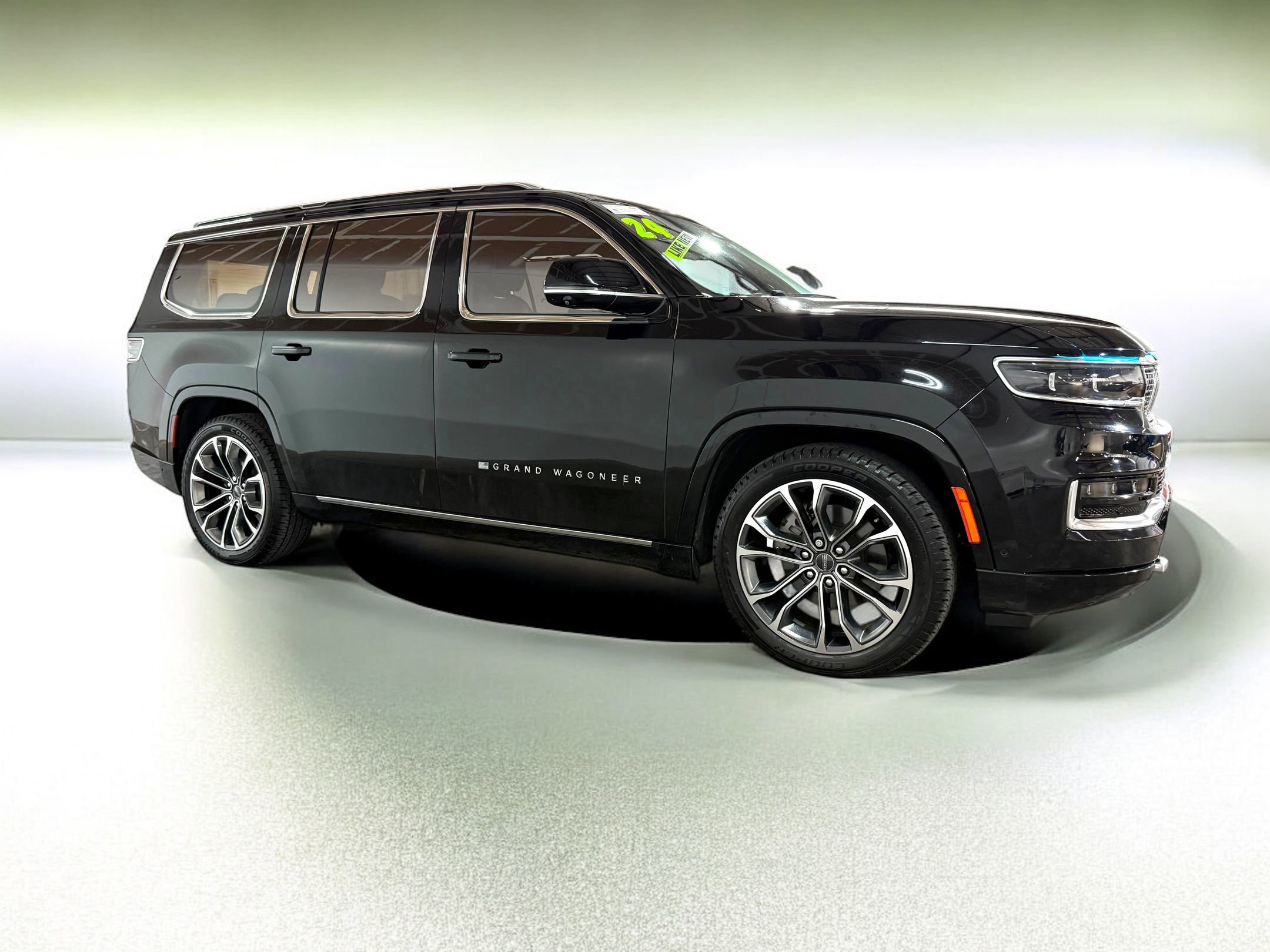 2024 Jeep Grand Wagoneer III photo 4