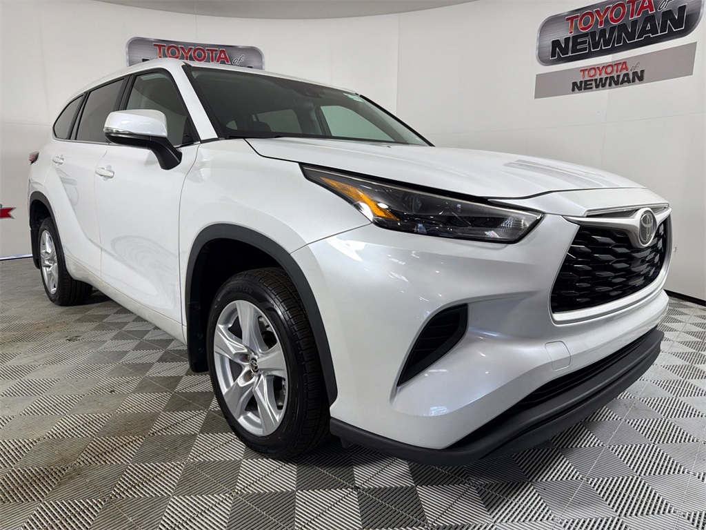 2023 Toyota Highlander L's photo