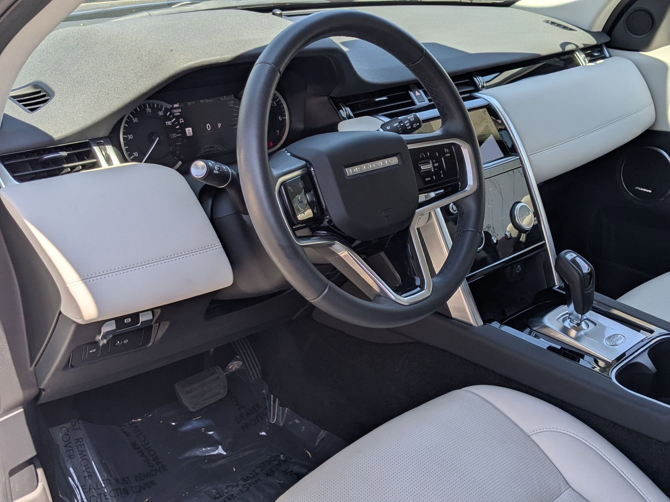 2023 Land Rover Discovery Sport SE photo 9