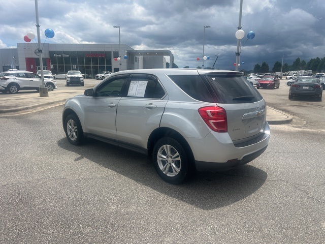 2016 Chevrolet Equinox LS photo 3
