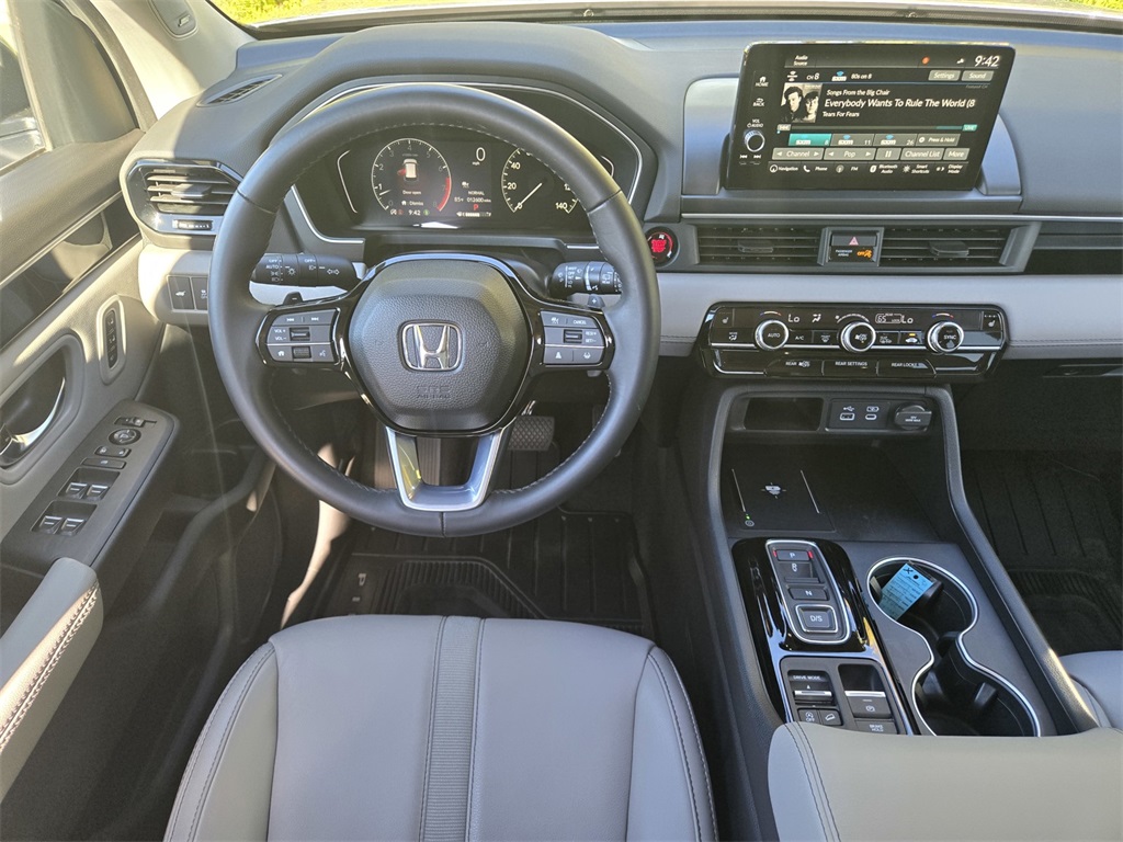 2024 Honda Pilot Touring photo 7