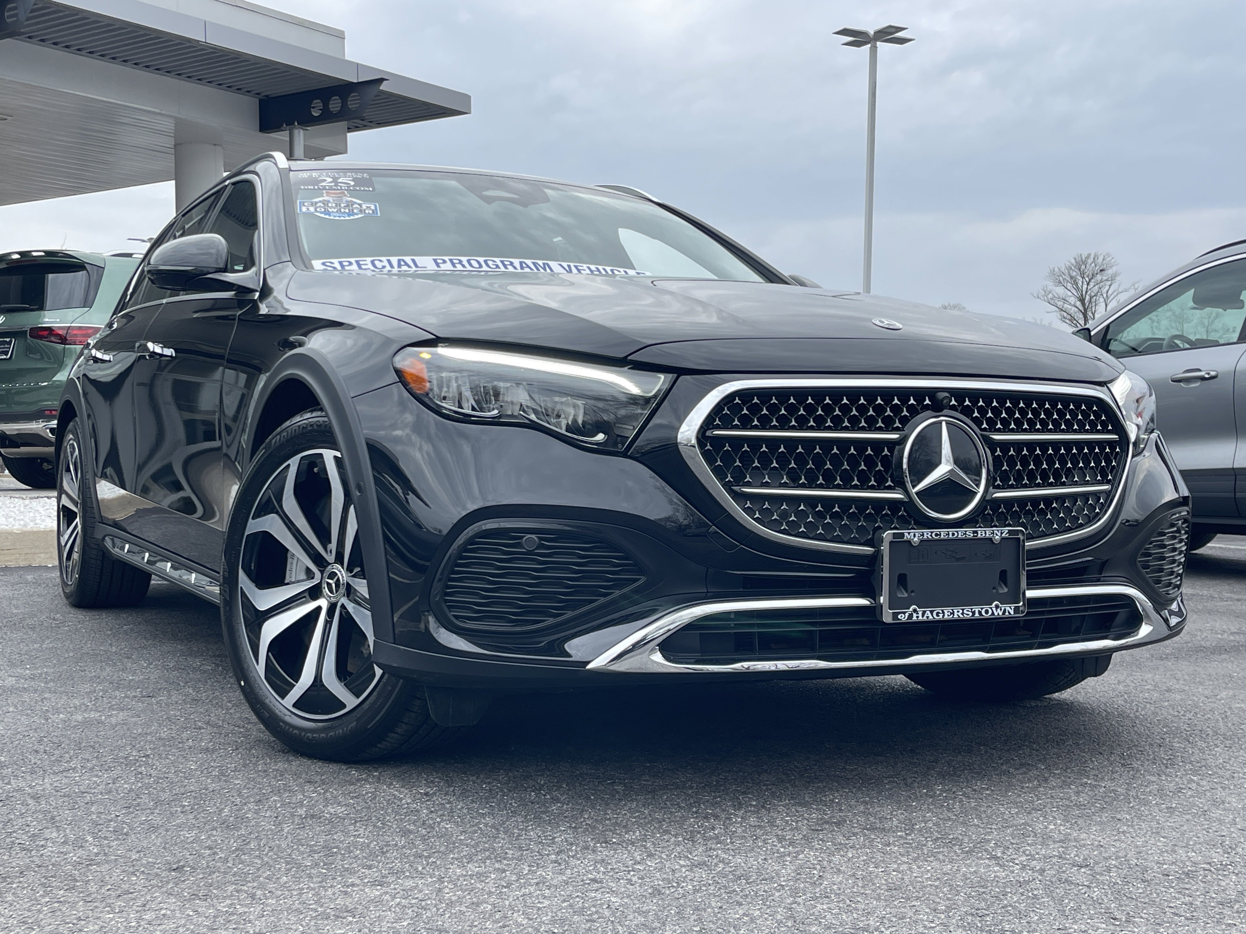 2025 Mercedes-Benz E-Class E450 All-Terrain's photo