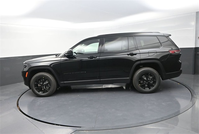 2025 Jeep Grand Cherokee Altitude photo 4