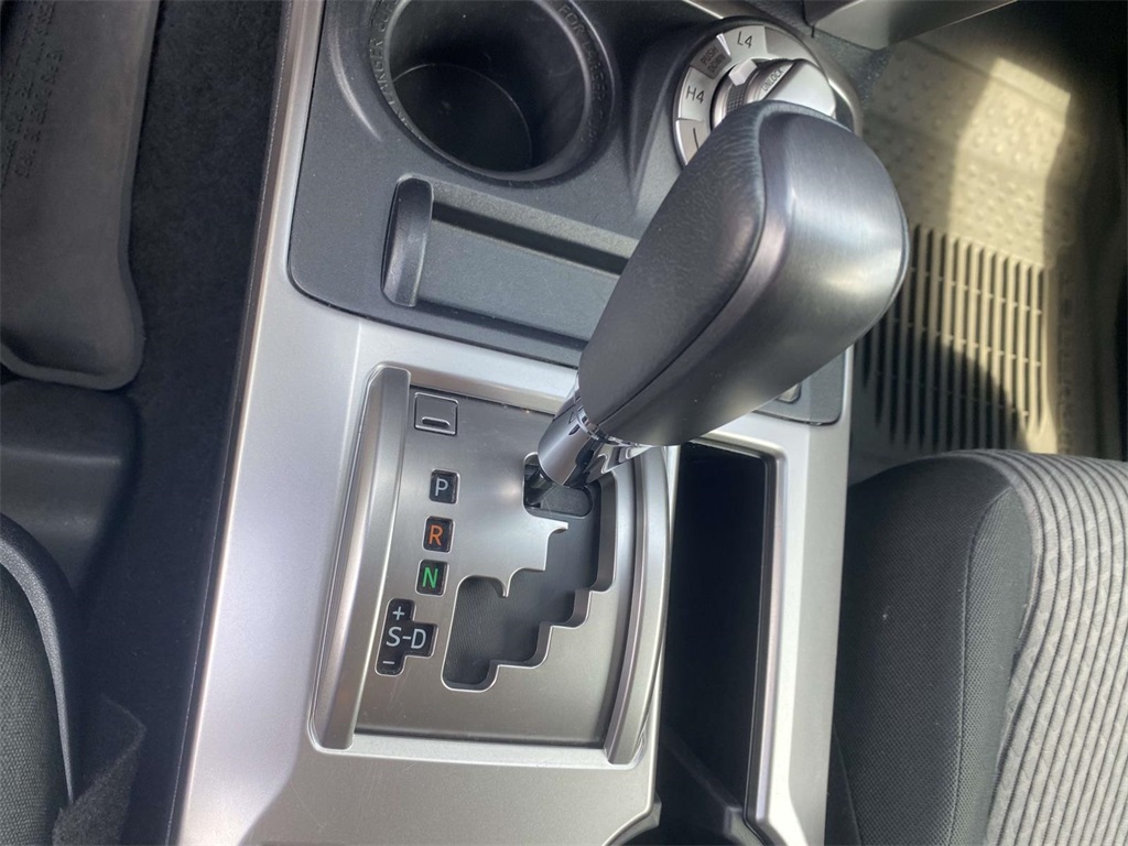 2022 Toyota 4Runner SR5 photo 18