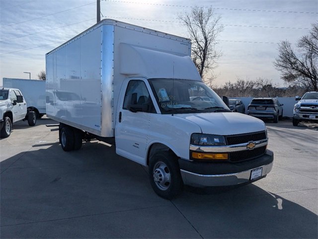 2024 Chevrolet Express Cutaway photo 3