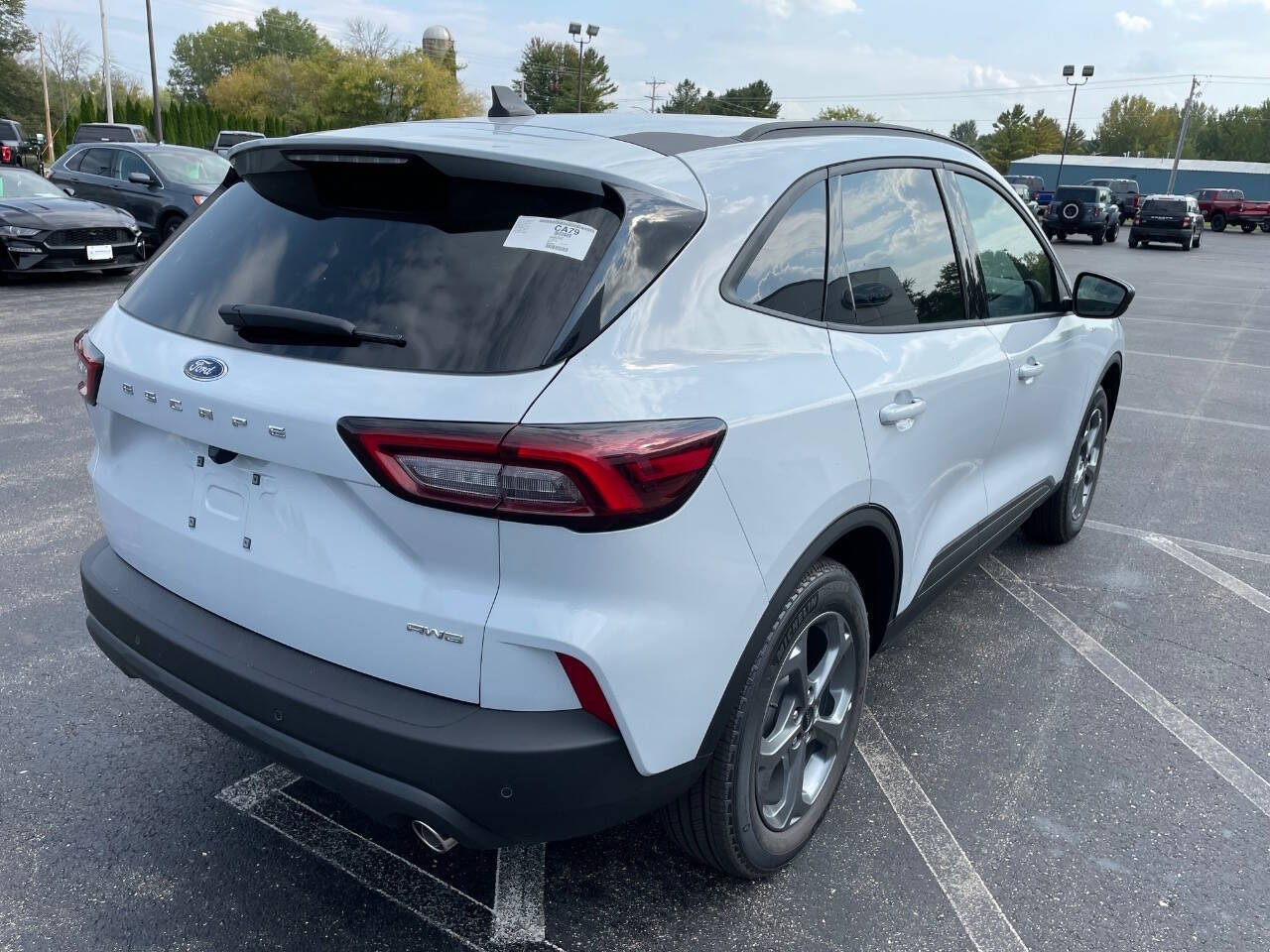 2025 Ford Escape ST-Line photo 3