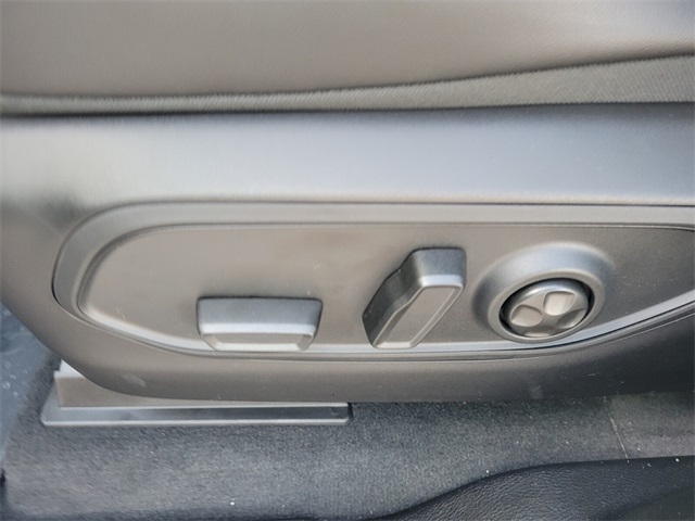 2025 Jeep Grand Cherokee Altitude photo 4