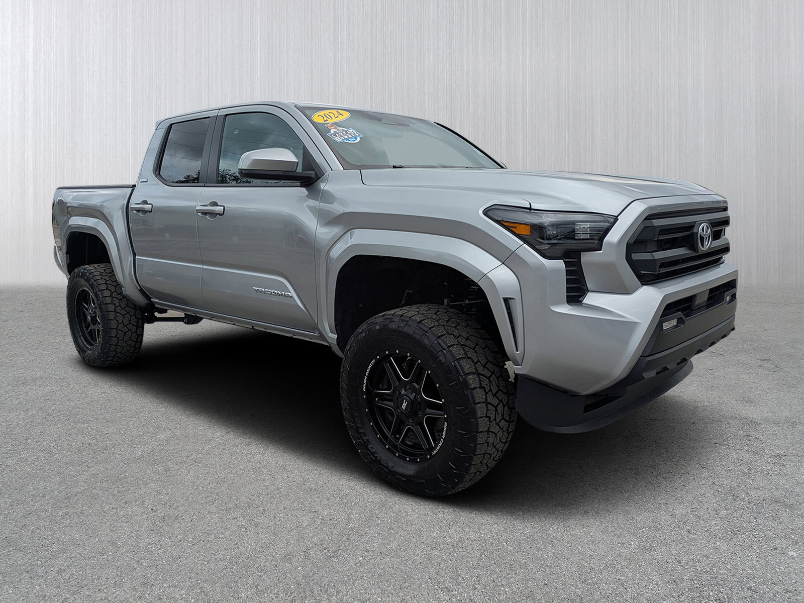2024 Toyota Tacoma SR5's photo
