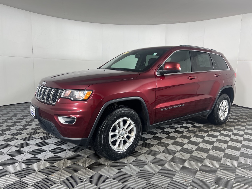 2019 Jeep Grand Cherokee Laredo E photo 2