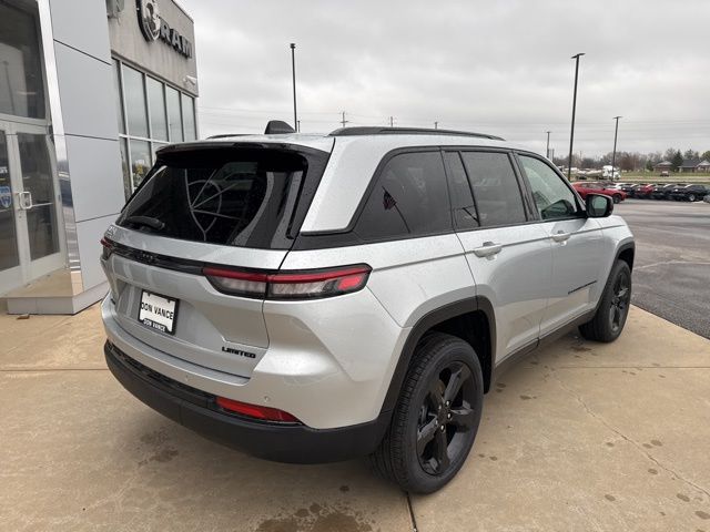 2025 Jeep Grand Cherokee Limited photo 4