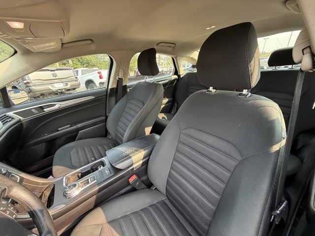 2018 Ford Fusion SE photo 12
