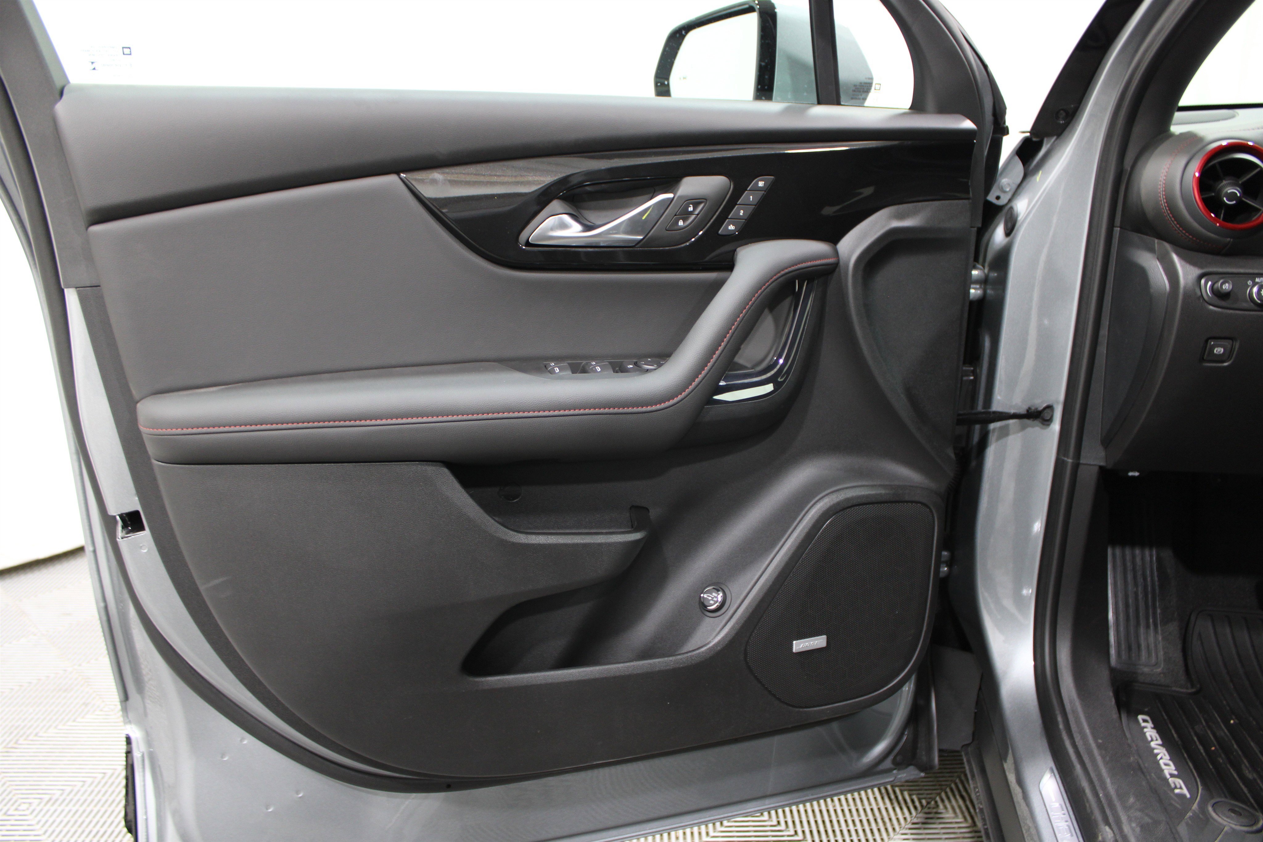 2026 Chevrolet Blazer RS photo 2