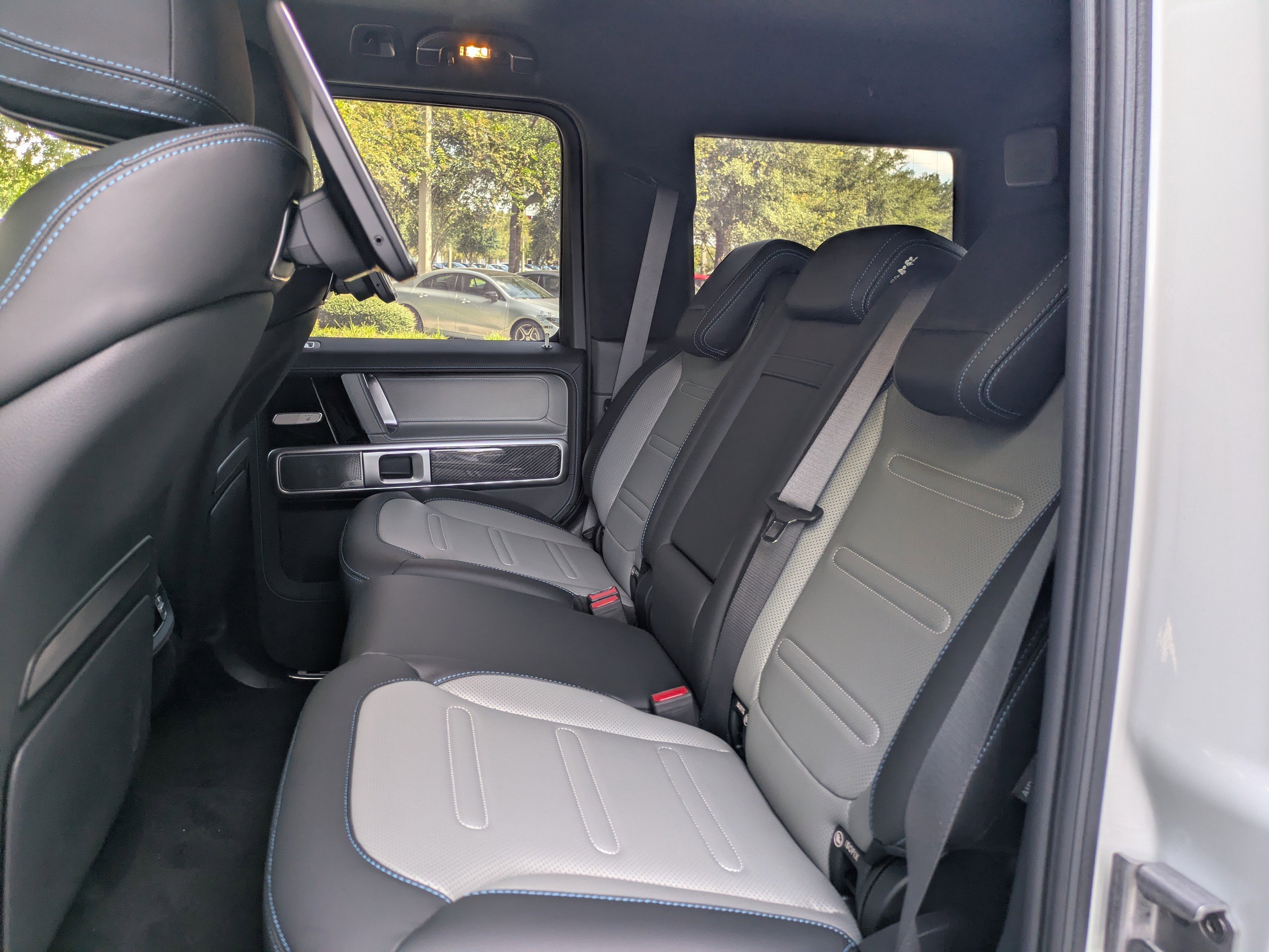 2025 Mercedes Benz G photo 10