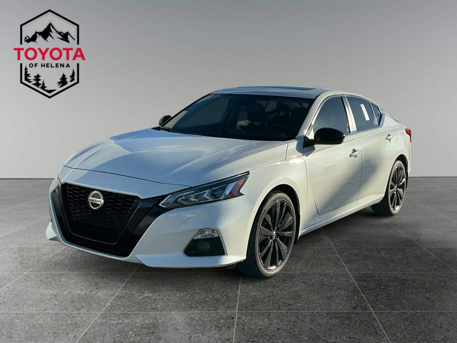 2022 Nissan Altima SR