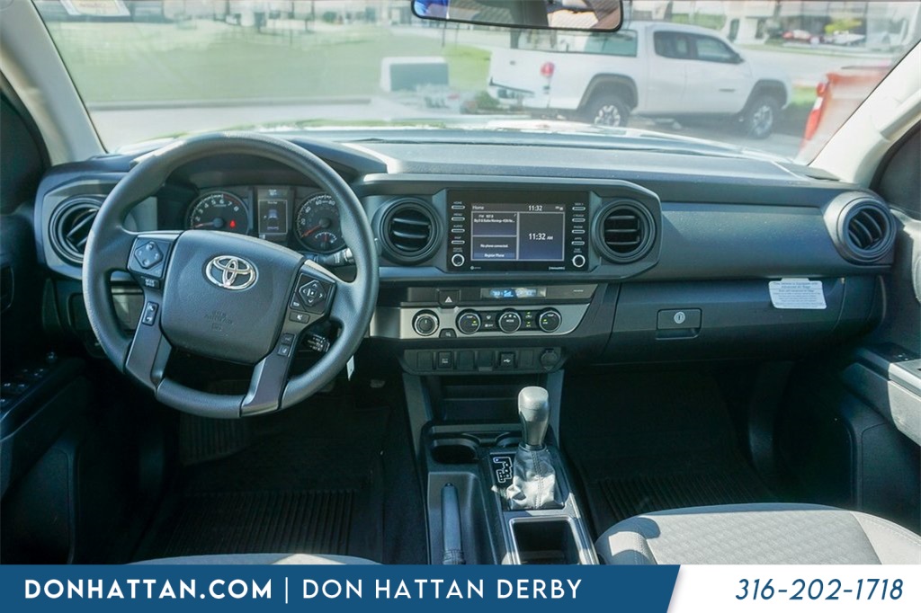 2022 Toyota Tacoma LE photo 3