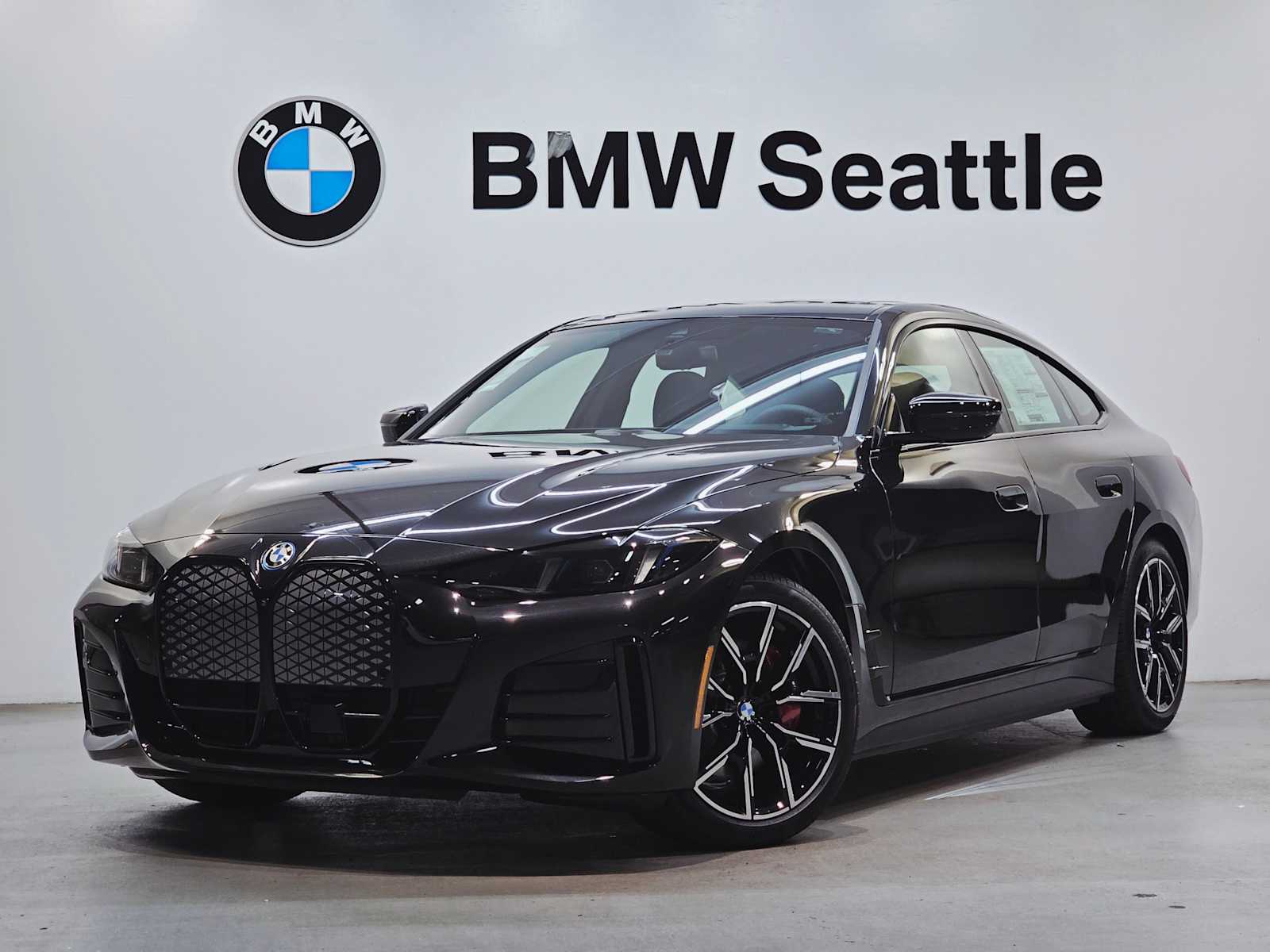 2025 BMW i4 40's photo