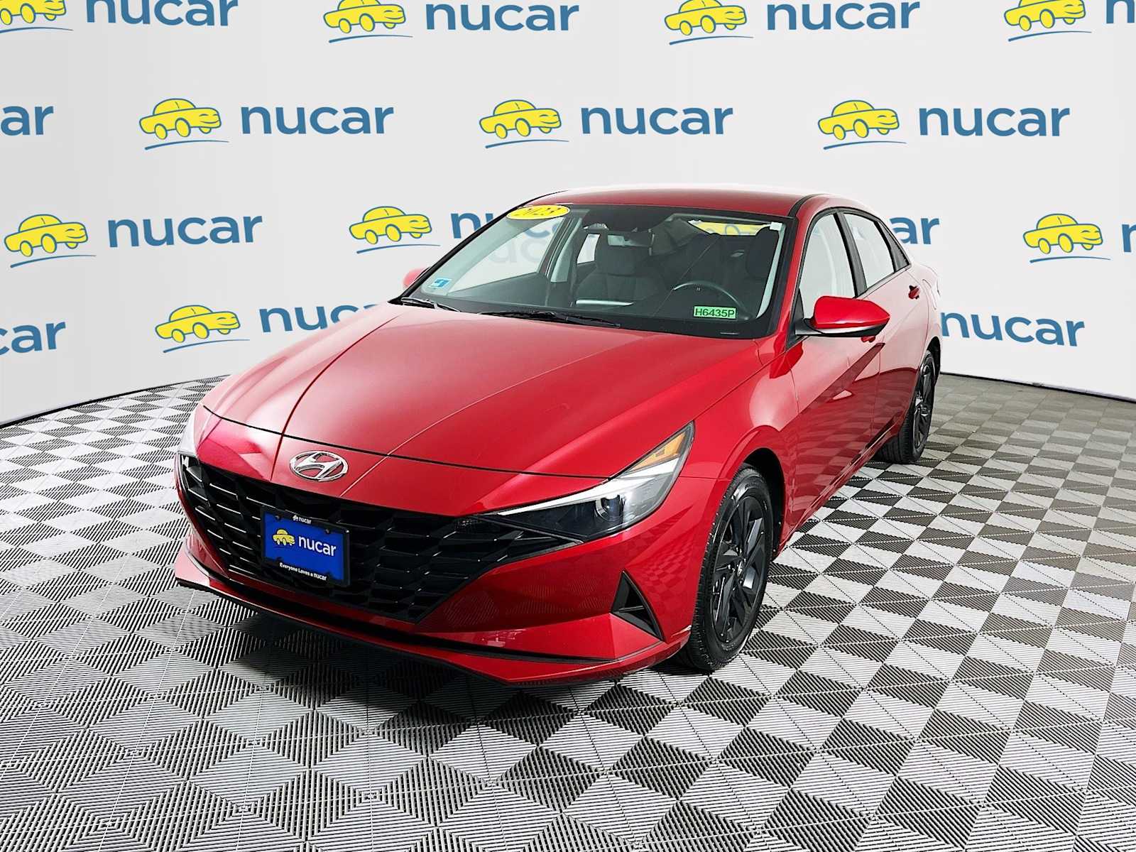 2023 Hyundai Elantra SEL photo 3