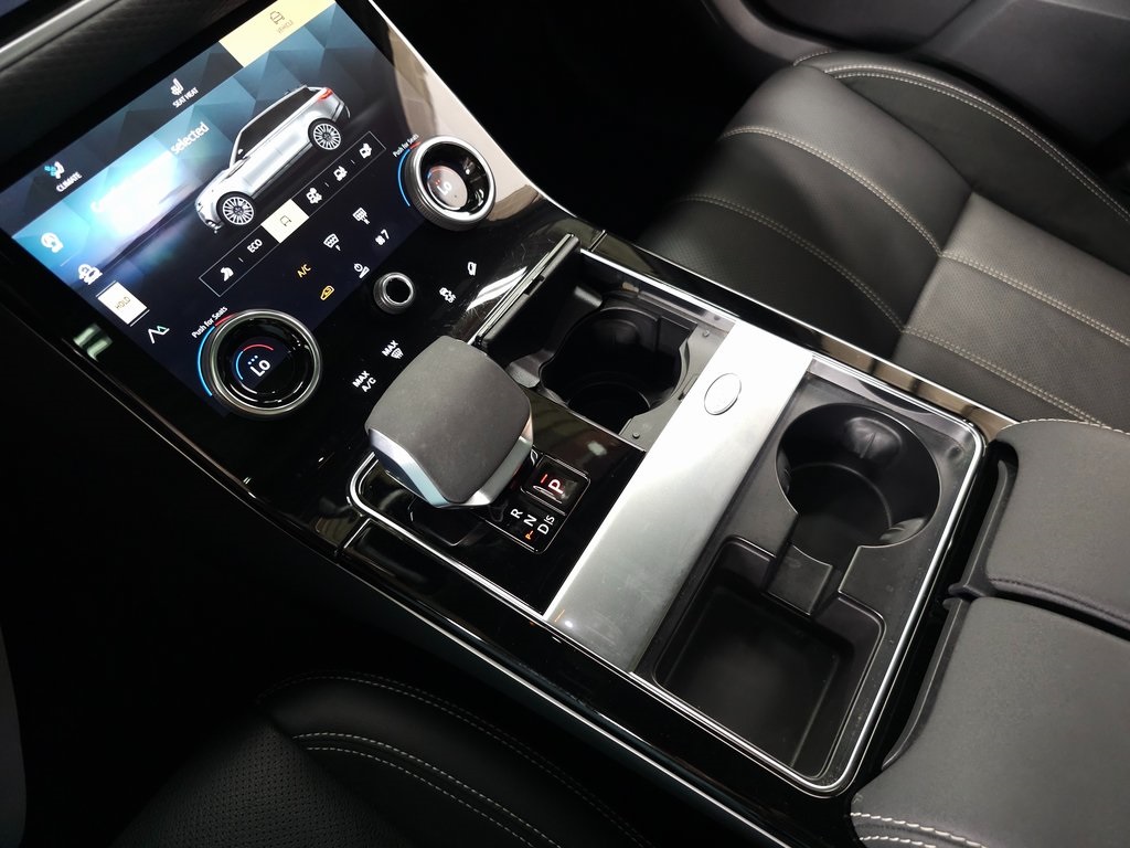 2023 LAND ROVER RANGE ROVER VELAR - Image 32