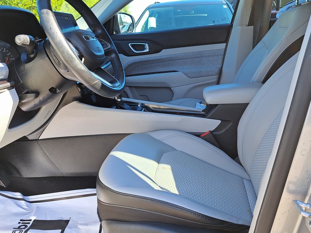 2022 Jeep Compass Latitude photo 19