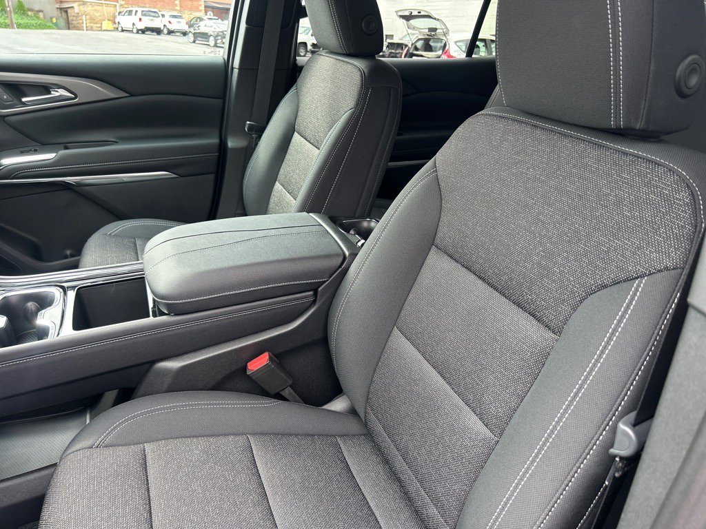 2026 Chevrolet Traverse photo 4