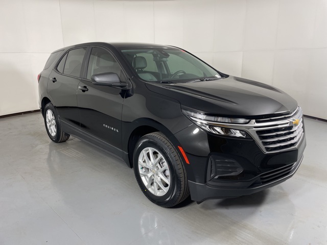 2023 Chevrolet Equinox LS photo 2