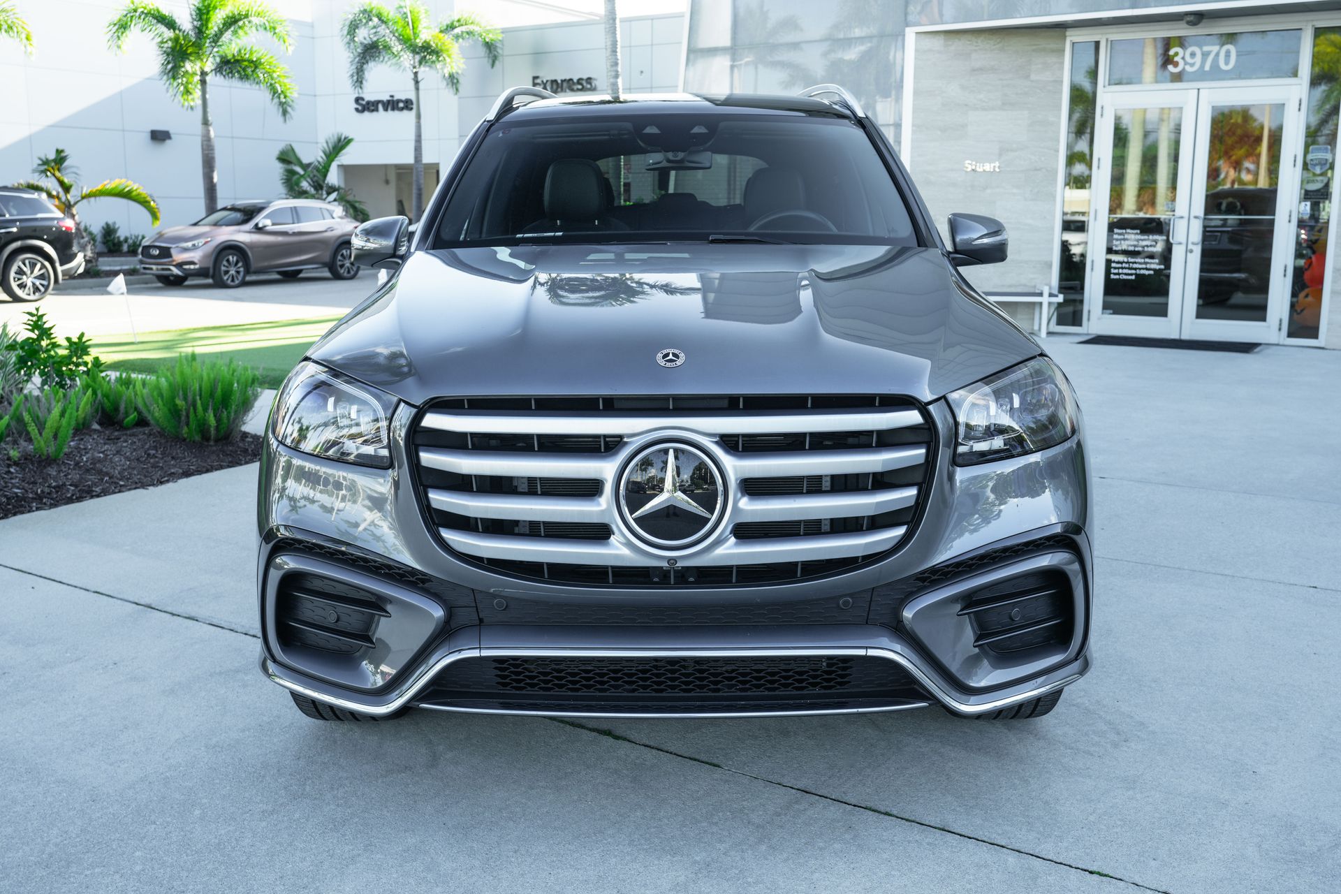 2024 Mercedes Benz GLS 450 4MATIC photo 3