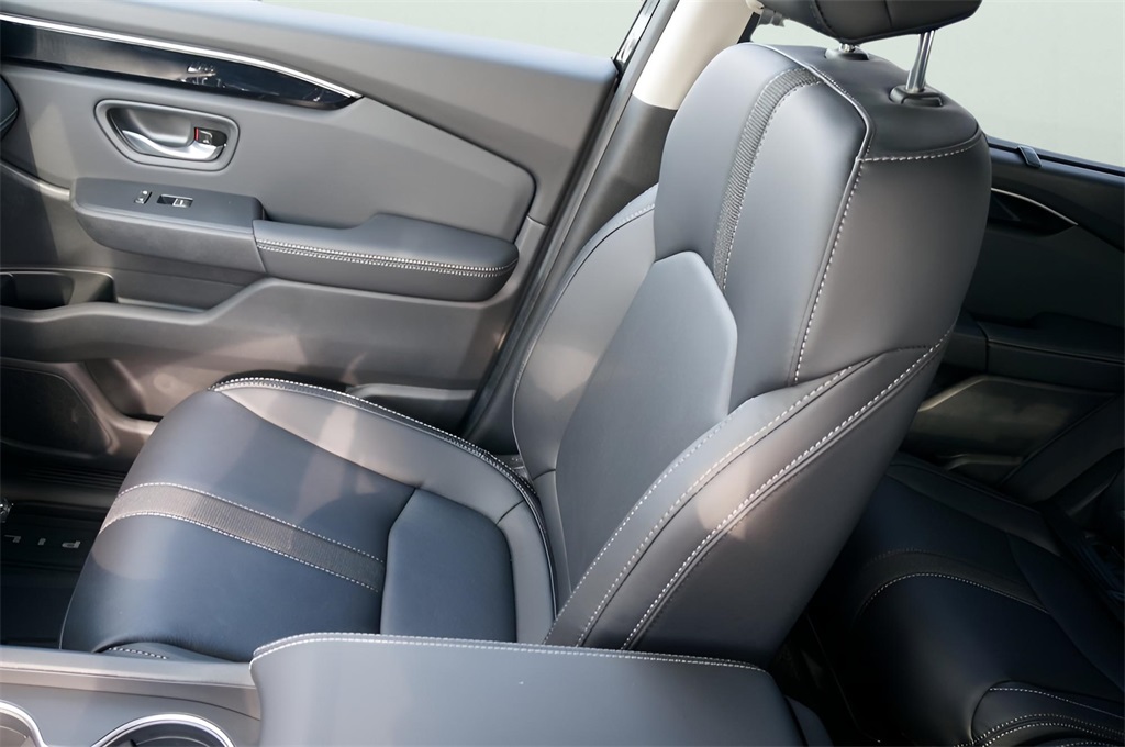 2025 Honda Pilot Touring photo 19