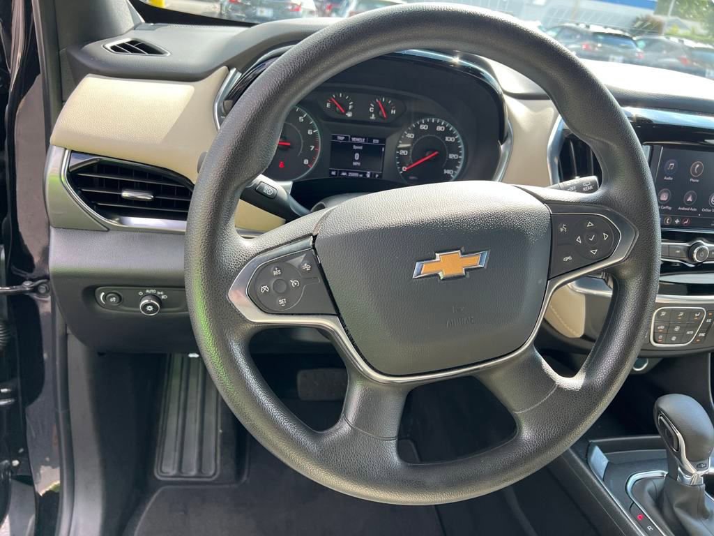 2023 Chevrolet Traverse LS photo 9