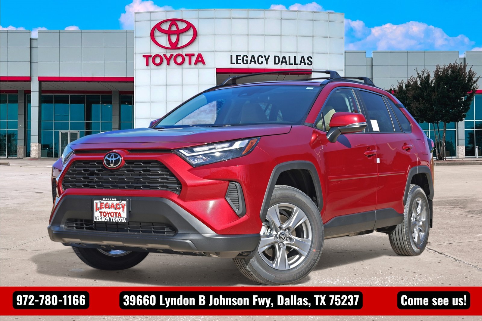 2025 Toyota RAV4 XLE's photo