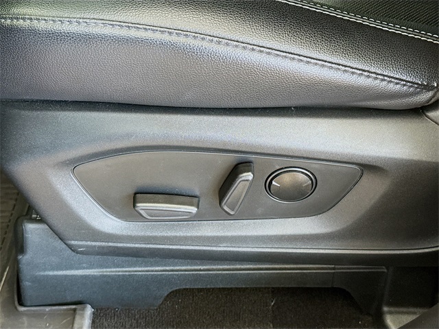 2023 Ford Explorer ST photo 21