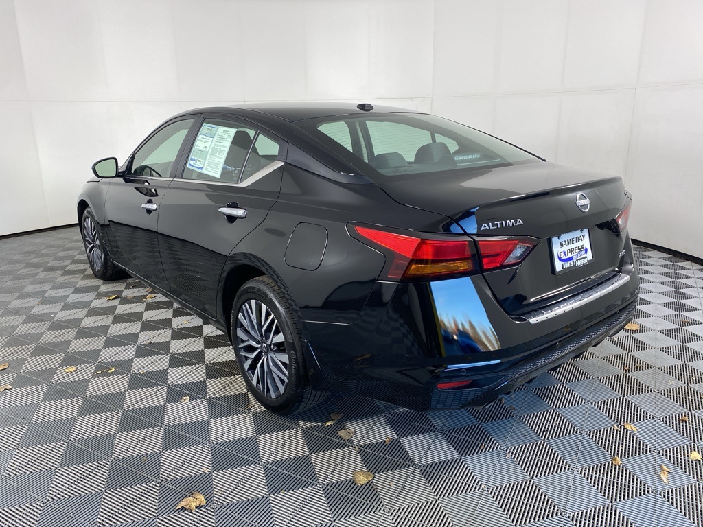 2023 Nissan Altima 2.5 SV photo 4