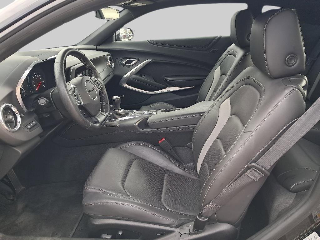 2018 Chevrolet Camaro 2LT 3LT photo 9