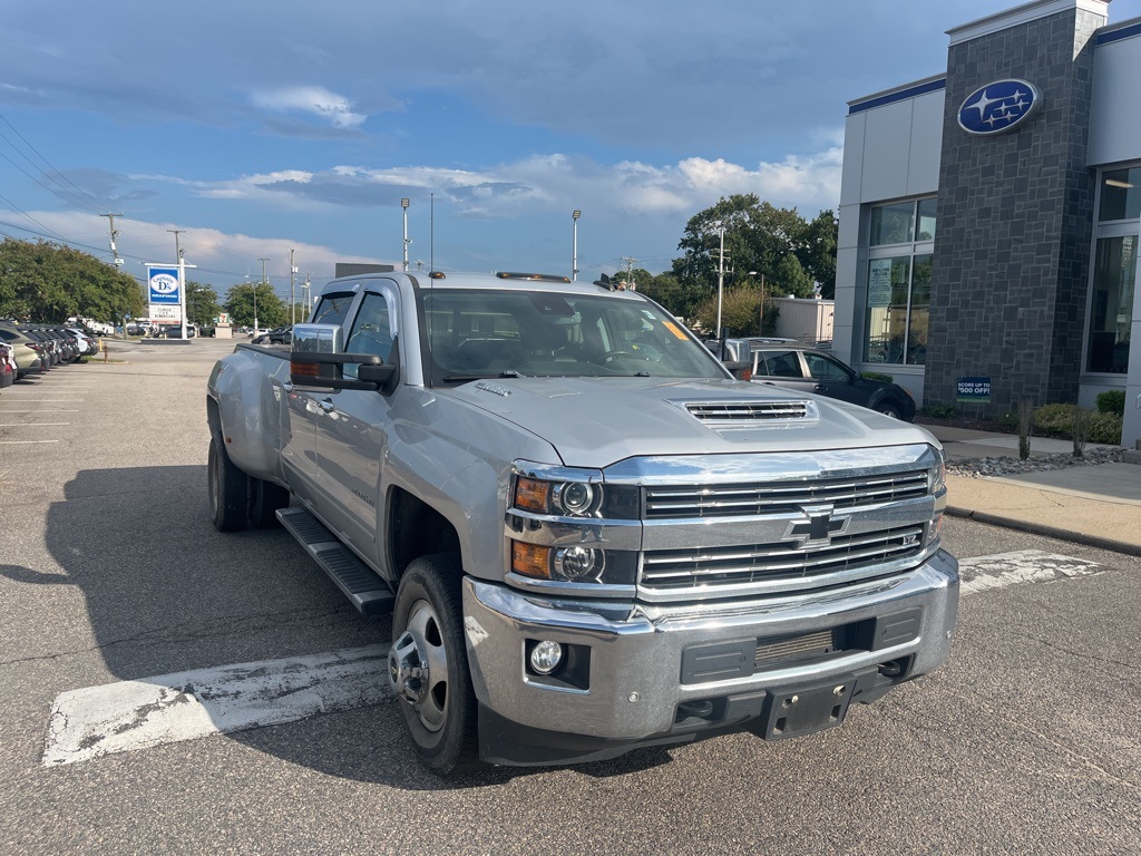 2019 Chevrolet Silverado 3500HD LTZ photo 6