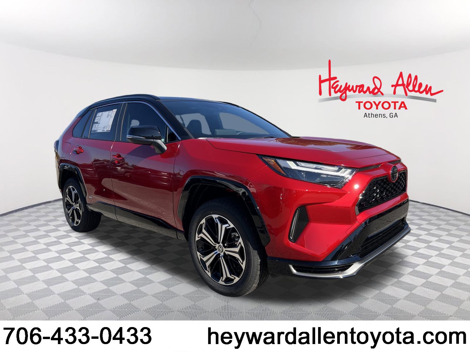2025 Toyota RAV4 XSE's photo