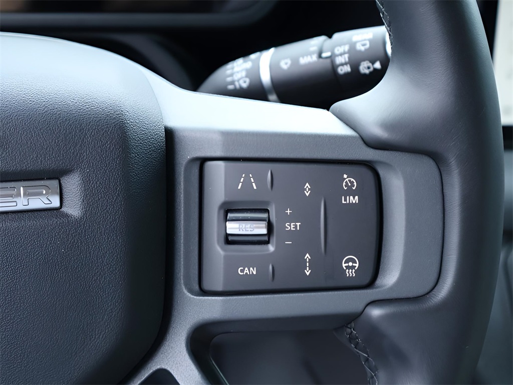 2024 Land Rover Defender 110 X-Dynamic SE photo 27