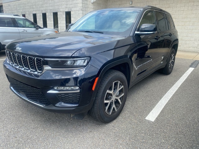 2024 Jeep Grand Cherokee Limited photo 2