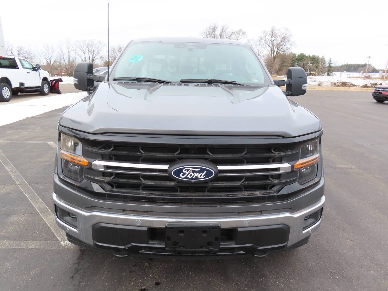 2025 Ford F-150 XLT photo 2