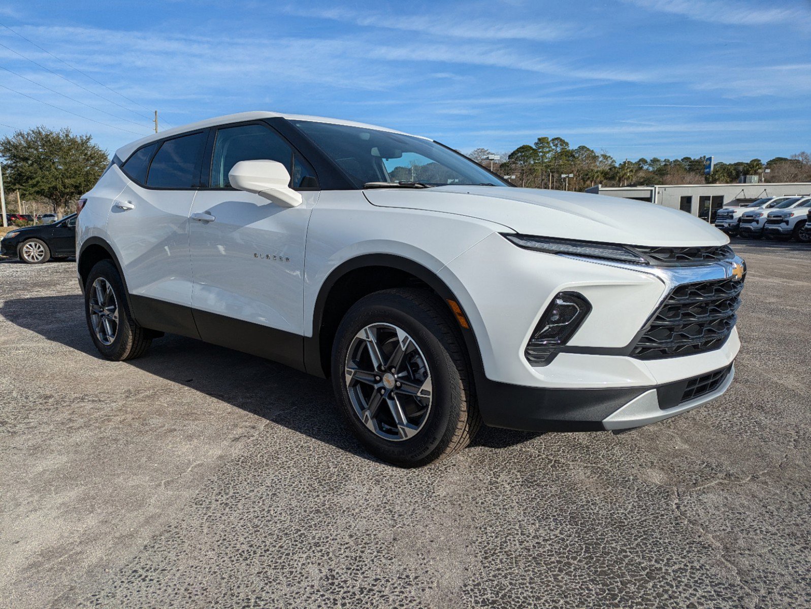 2025 Chevrolet Blazer 2LT photo 2