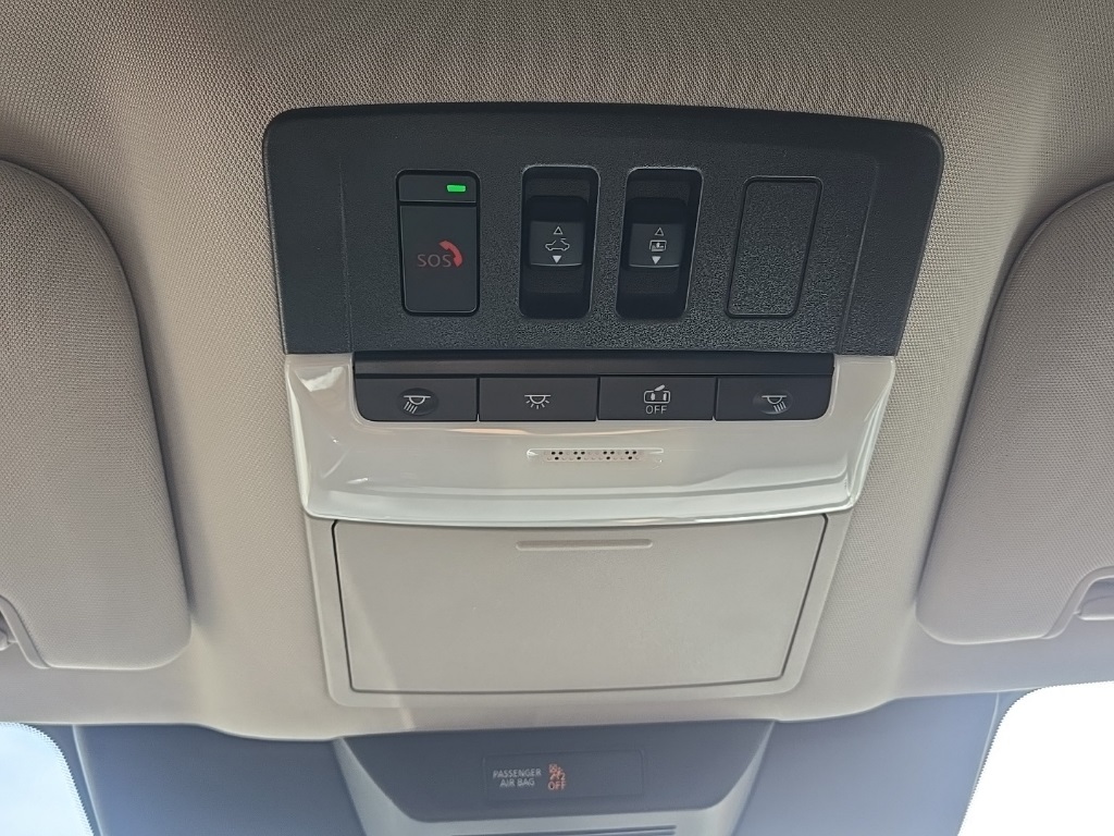 2025 Nissan Pathfinder Platinum photo 18