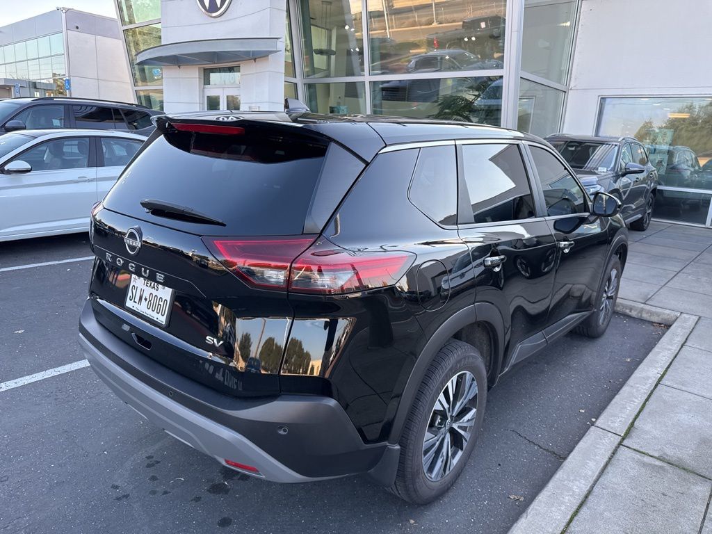 2023 Nissan Rogue SV photo 4