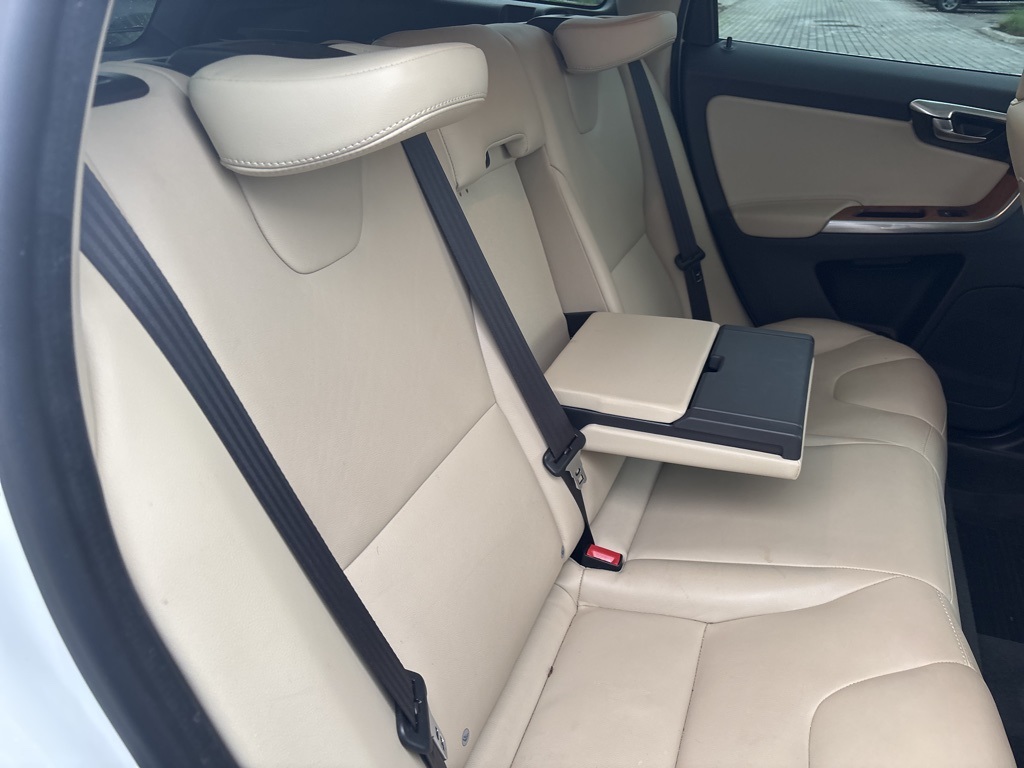 2017 Volvo XC60 T6 Inscription photo 31